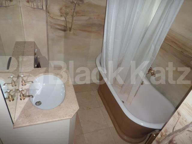 			NEW INSTRUCTION!, 2 Bedroom, 1 bath, 1 reception Flat			 Regents Park Road, REGENTS PARK - PRIMROSE HILL